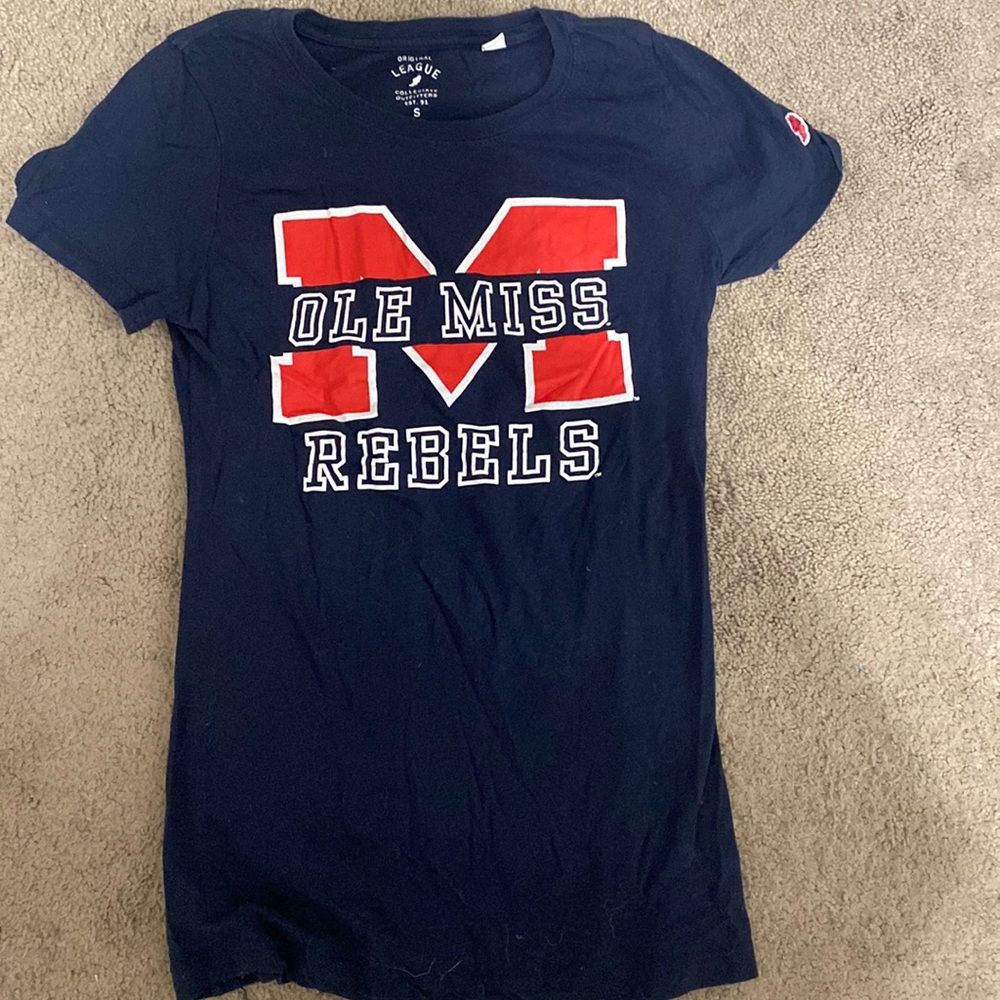 Collegiate Outfitters Size Small Ole Miss Rebels Navy Tee Shirt